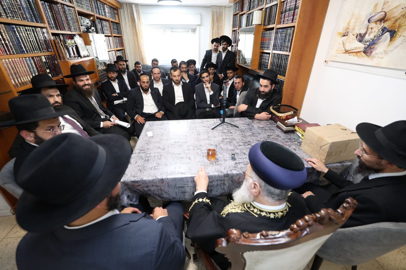 אברכי כולל 'דעת קנית' במעונו של הראשל"צ הגר"י יוסף