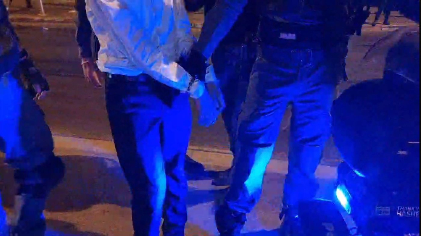 מעצרו של החשוד בהצתת פחים והפרת סדר בהפגנה בירושלים