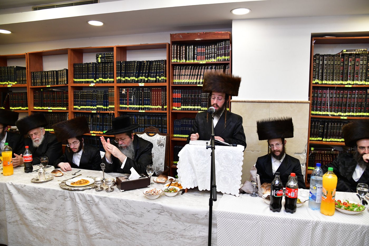 הכנסת ספר תורה לביהמ"ד 'שבט הלוי' באלעד