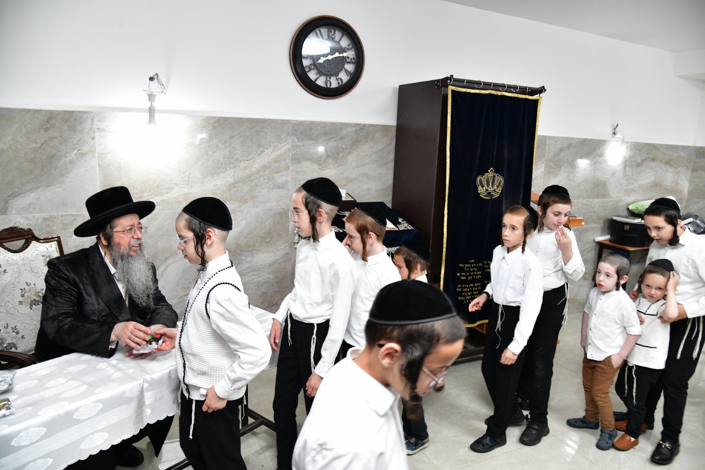הכנסת ספר תורה לביהמ"ד 'שבט הלוי' באלעד