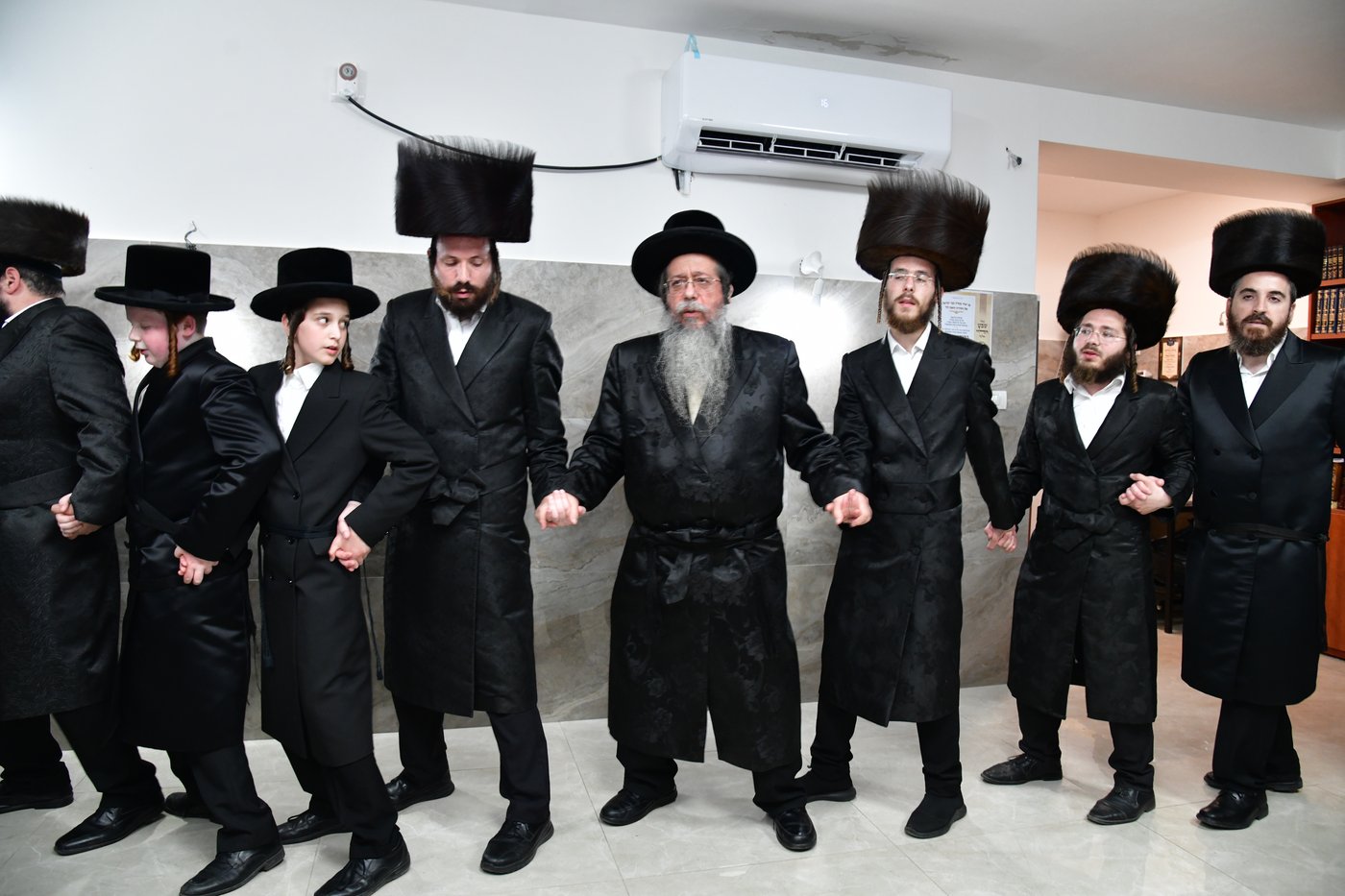 הכנסת ספר תורה לביהמ"ד 'שבט הלוי' באלעד