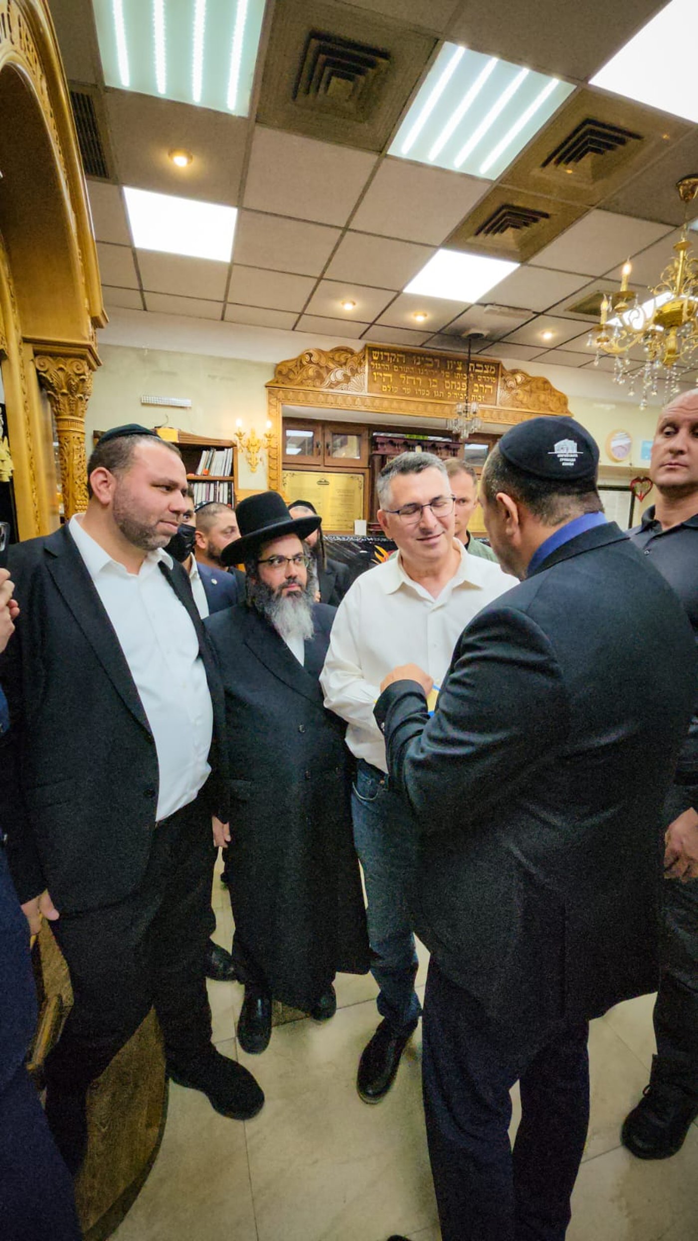 שר החוץ בתפילה באומן