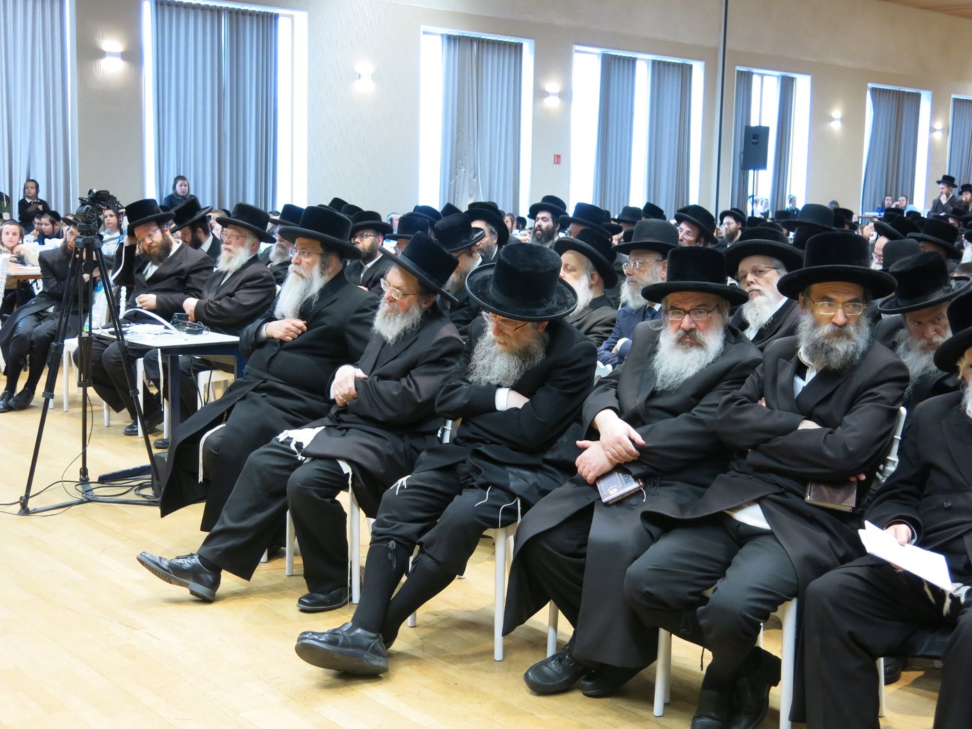 הרב חיים מאיר רוקח בעצרת תפילה באנטווערפן