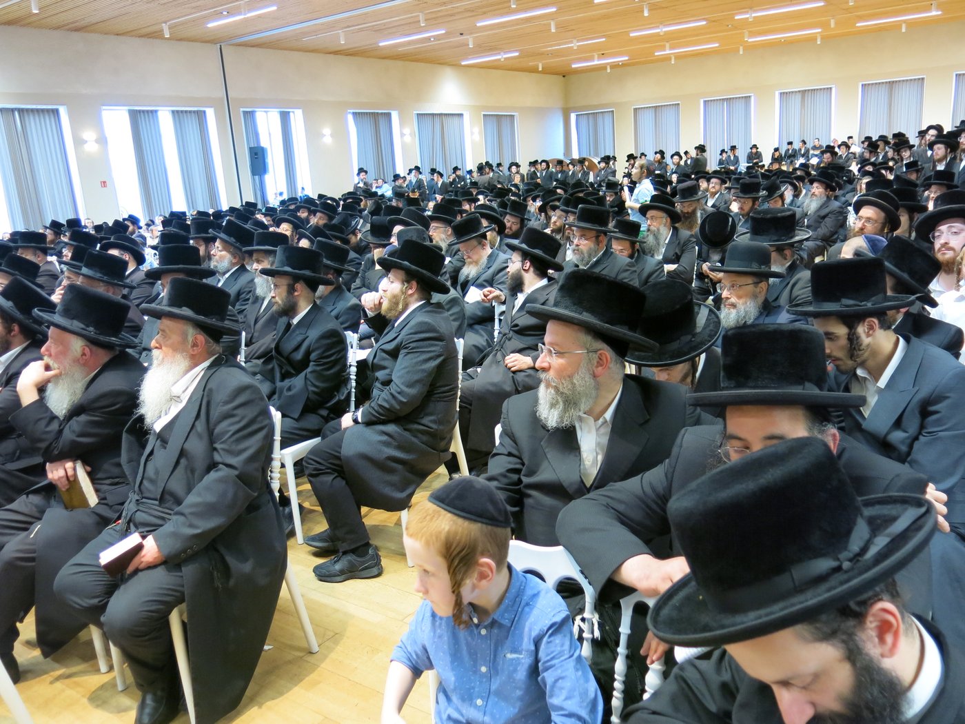 הרב חיים מאיר רוקח בעצרת תפילה באנטווערפן