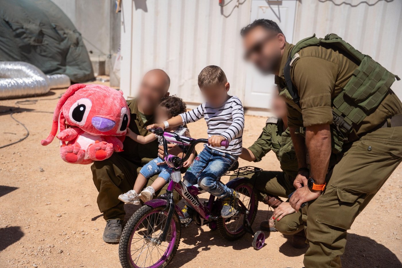 תיעוד מהמתקן הקדמי הנייד למיון וטיפול בפצועים בסוריה