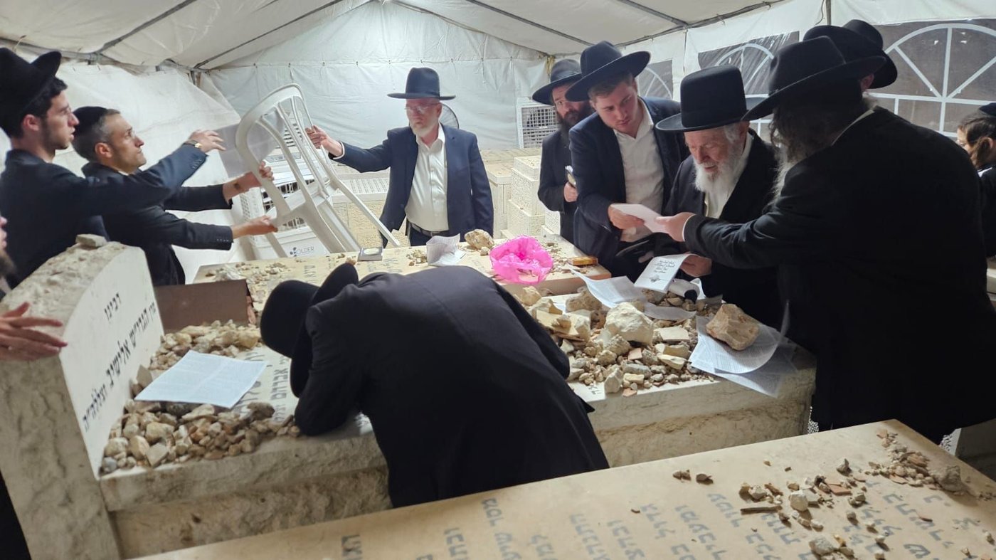 הילולת הגרי"ש אלישיב זצוק"ל אצל חתנו הגר"י זילברשטיין