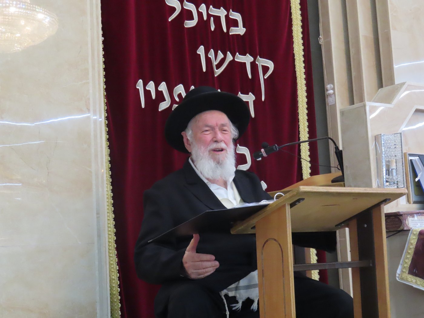 הילולת הגרי"ש אלישיב זצוק"ל אצל חתנו הגר"י זילברשטיין 