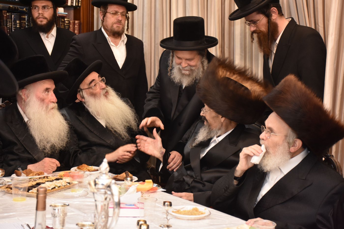 שמחת אירוסי בת רבי יעקב מאיר שפירא, עם נכד הגר"מ דייטש