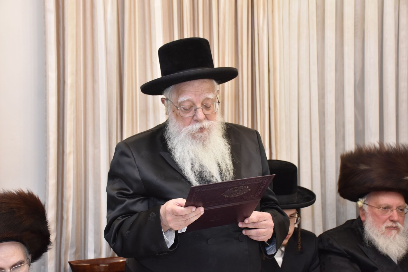 שמחת אירוסי בת רבי יעקב מאיר שפירא, עם נכד הגר"מ דייטש
