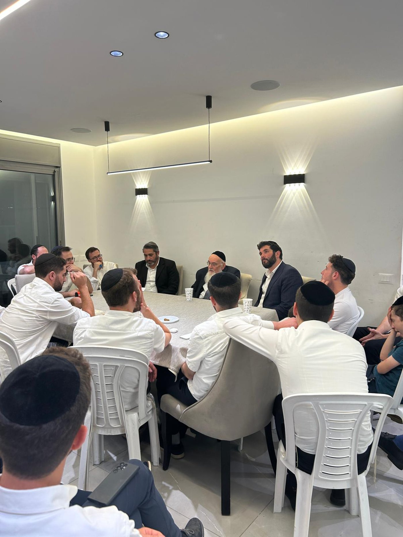 הכינוס בבית של נני גרוסבוים