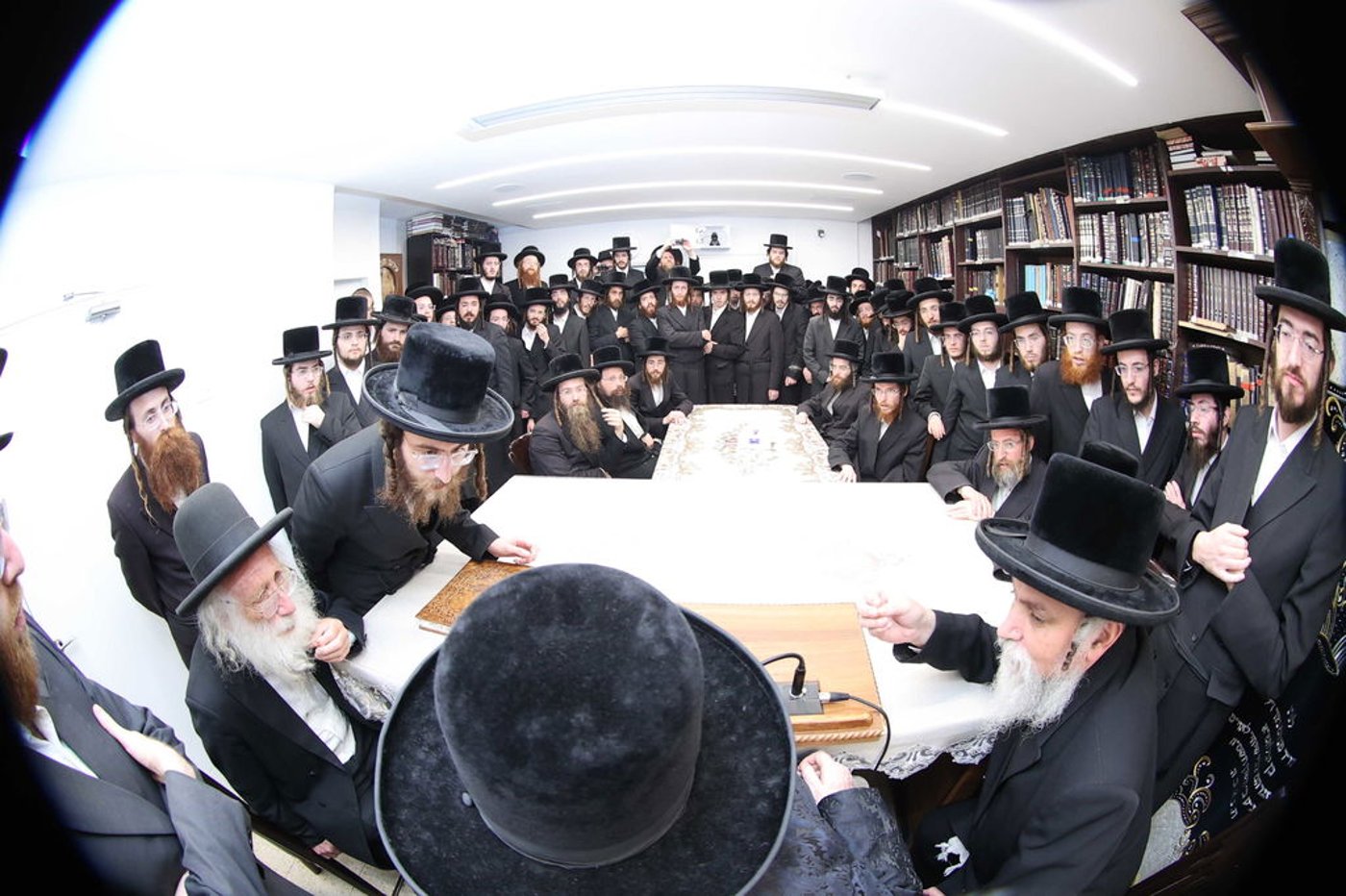 המעמד במעונו של הגאון רבי משה שטרנבוך