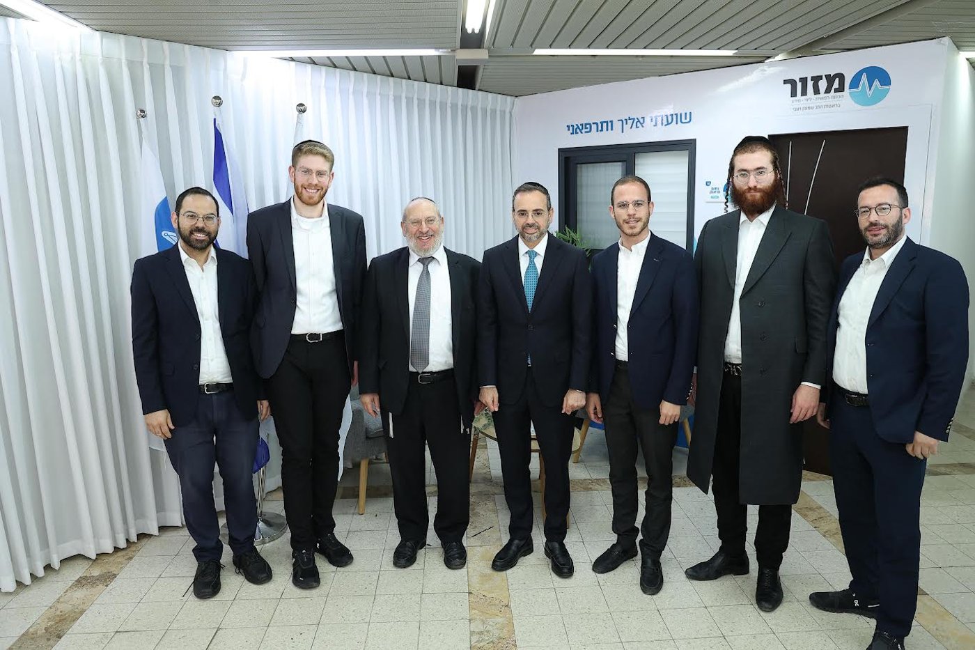 שר הבריאות לשעבר, ח"כ הרב אוריאל בוסו ערך סיור מקיף במשרדי ארגון 'מזור' בבני ברק