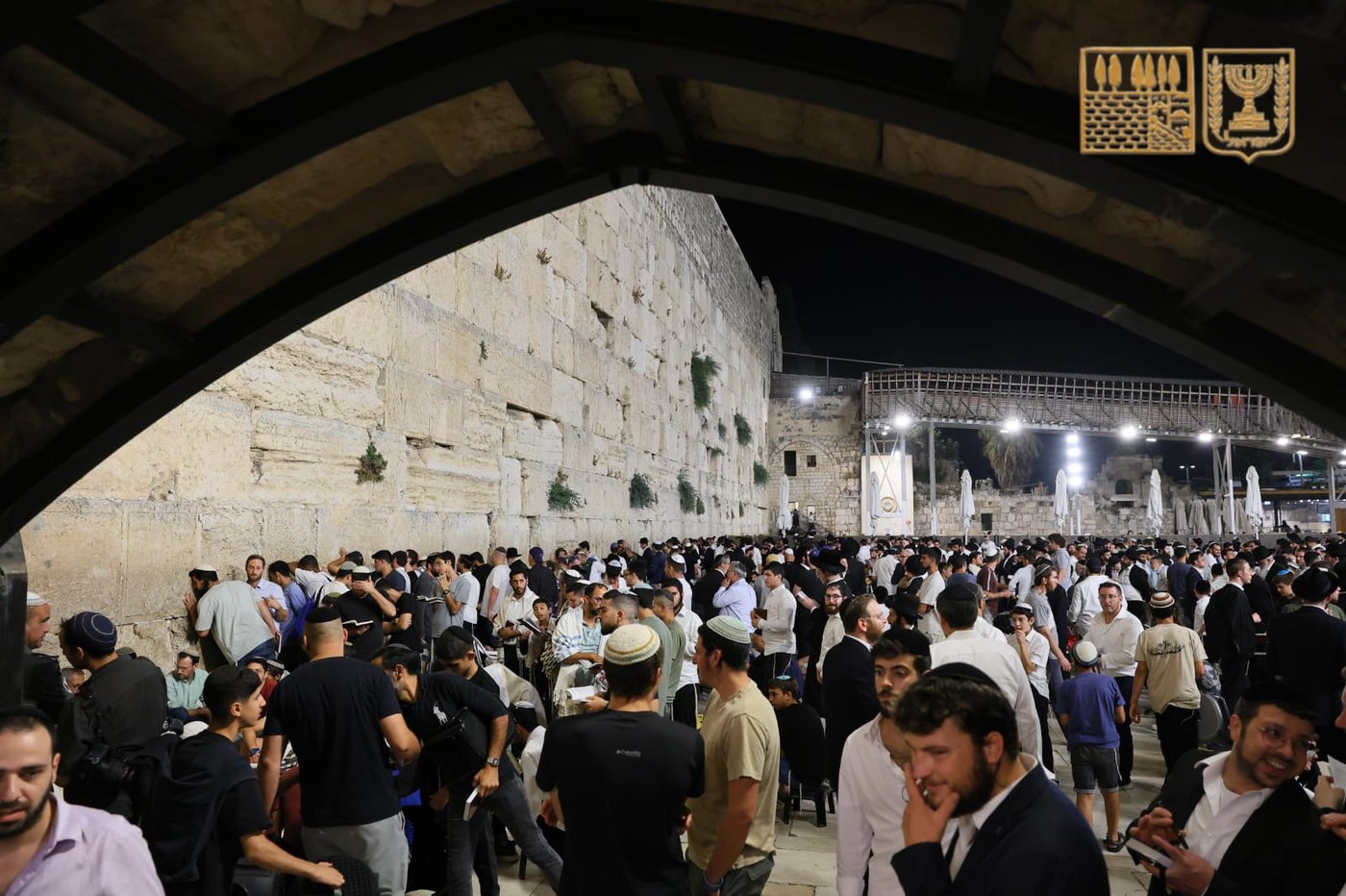 ליל תשעה באב ברחבת הכותל המערבי
