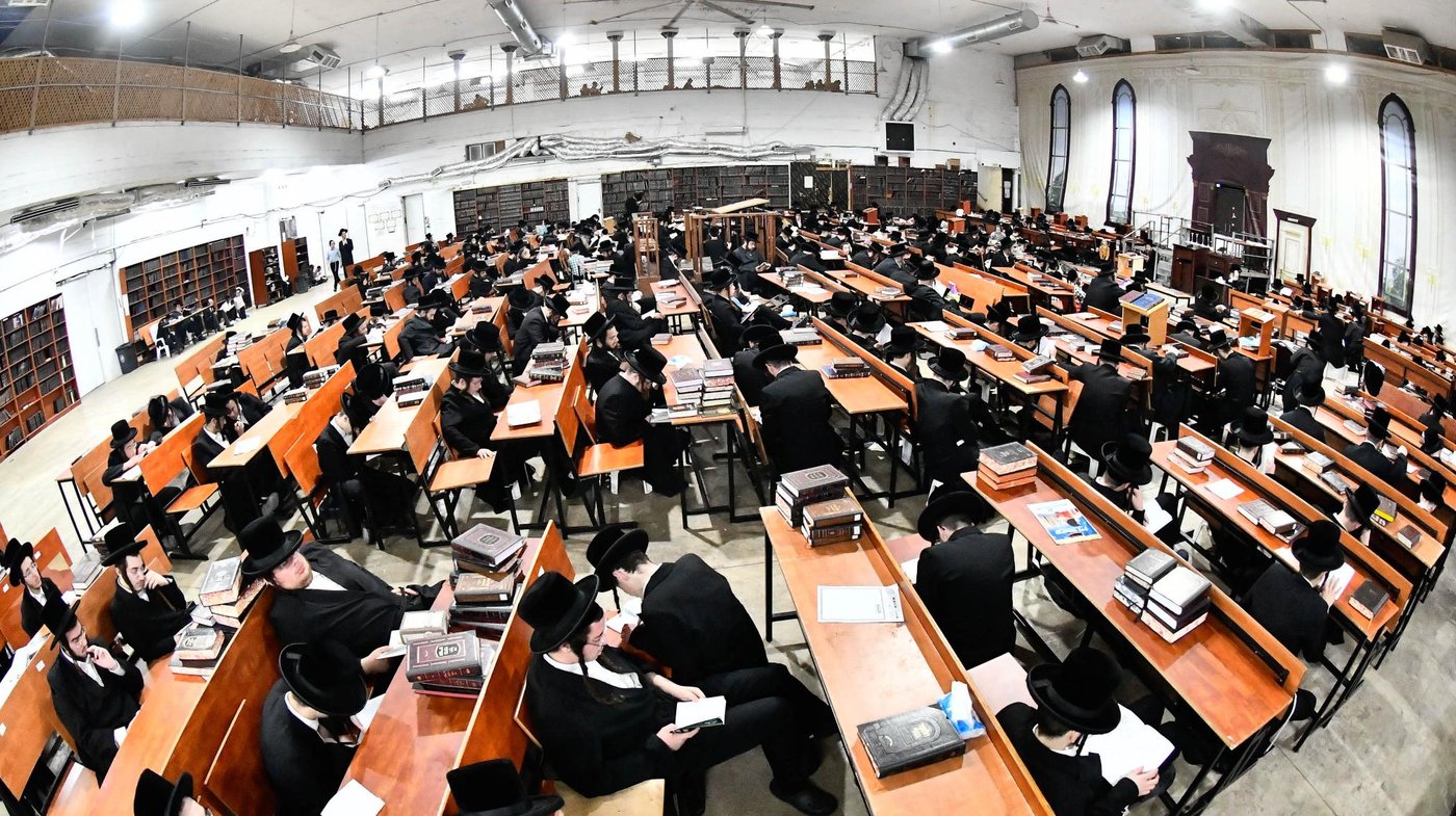 תשעה באב בחצה"ק מחנובקא בעלזא
