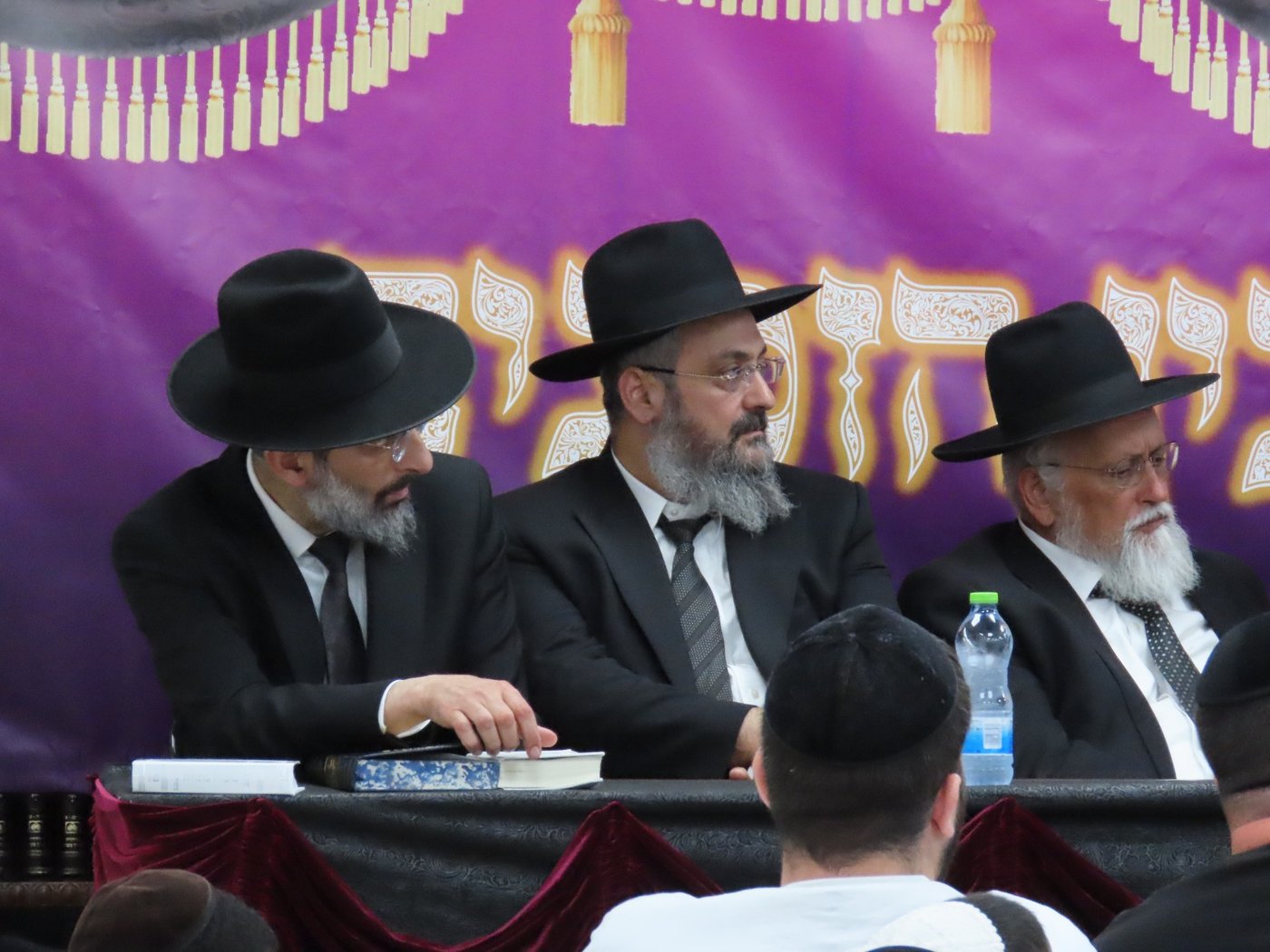 הראשל"צ הגר"ד יוסף במעמד פתיחת ישיבות בין הזמנים בקרית גת