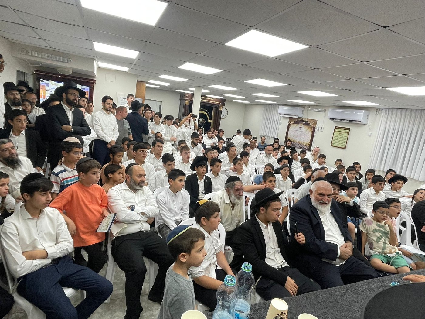 הראשל"צ הגר"ד יוסף במעמד פתיחת ישיבות בין הזמנים בקרית גת