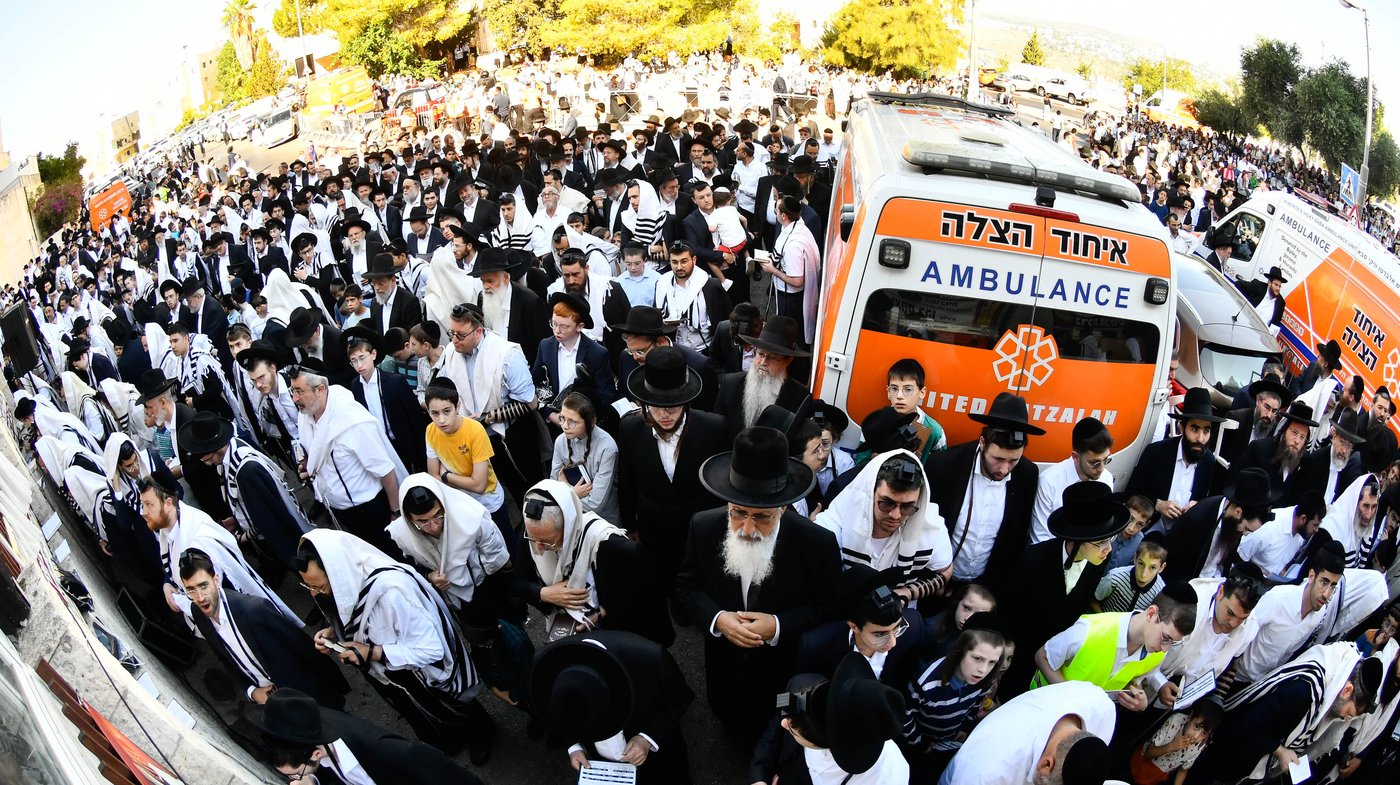 ברכת כהנים עם מאות כהנים בשטיבלך המרכזי בשכונת הר נוף 