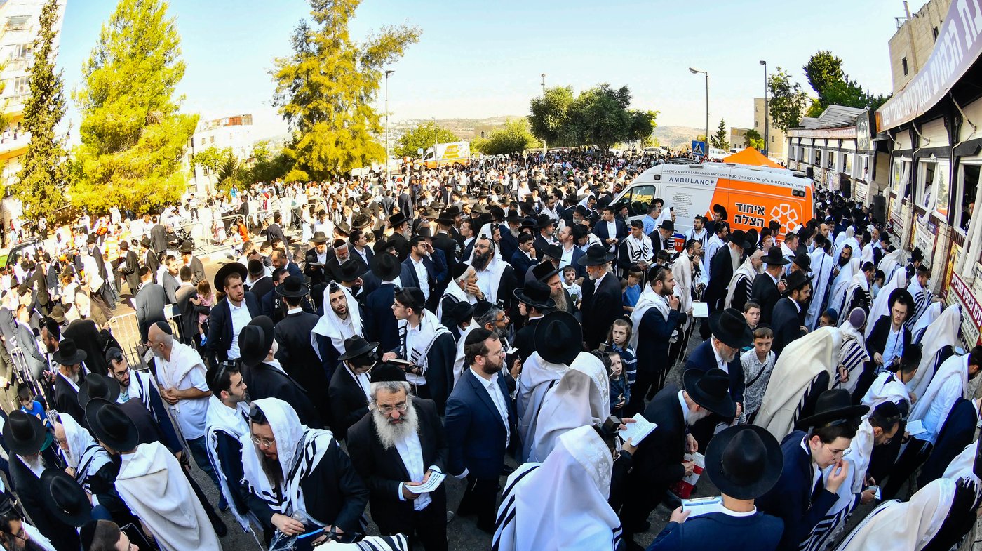 ברכת כהנים עם מאות כהנים בשטיבלך המרכזי בשכונת הר נוף 