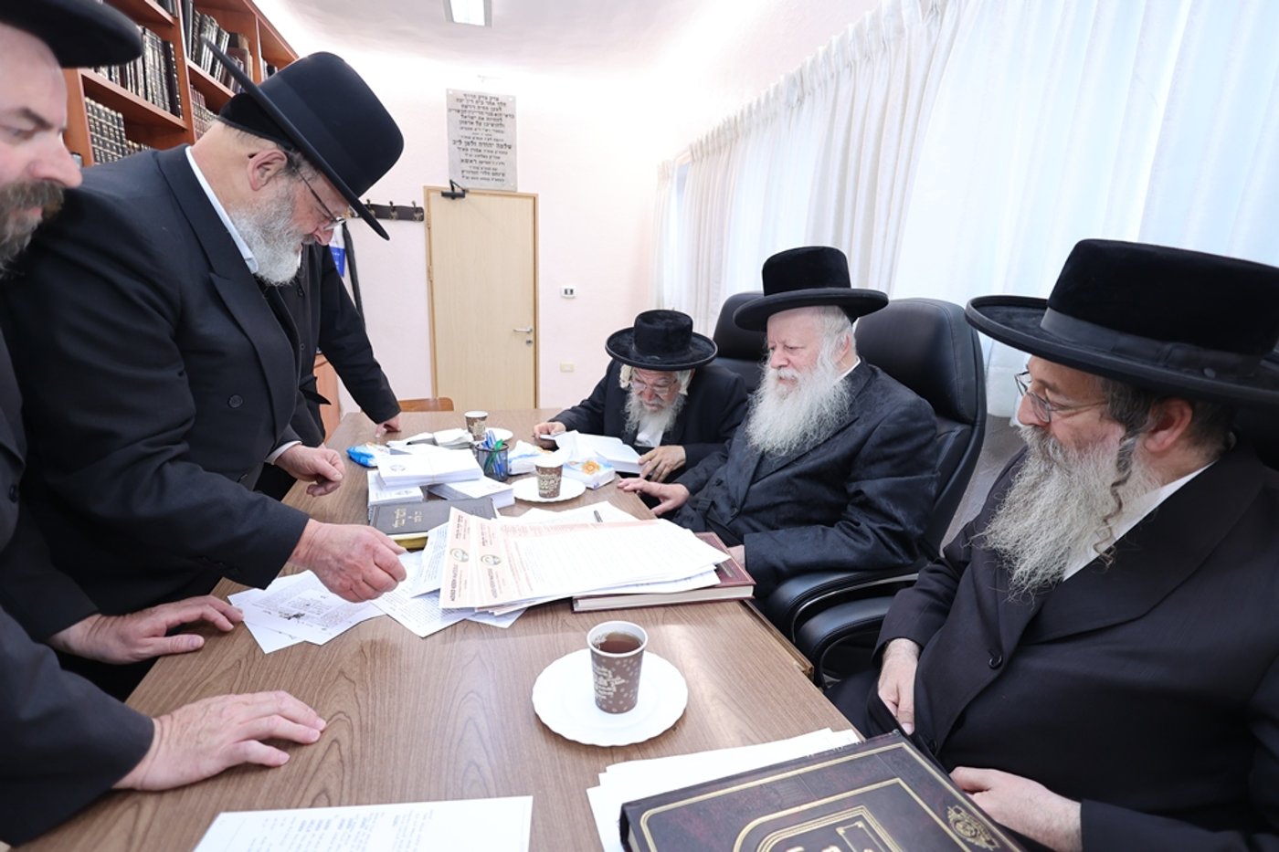 חלוקת התמיכות למוסדות על טהרת הקודש בארץ