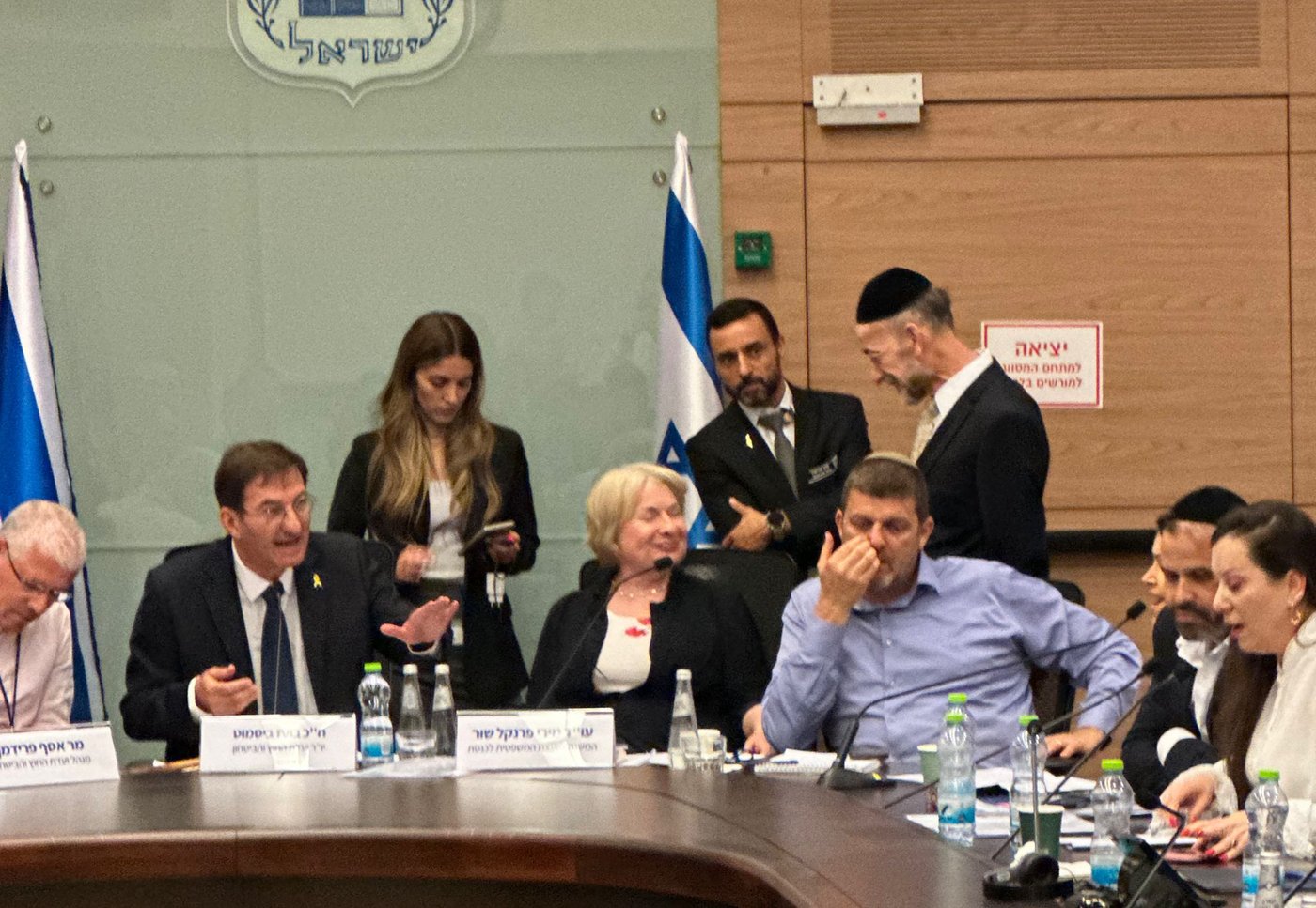 ח"כ מקלב עם היועצת המשפטית של הוועדה