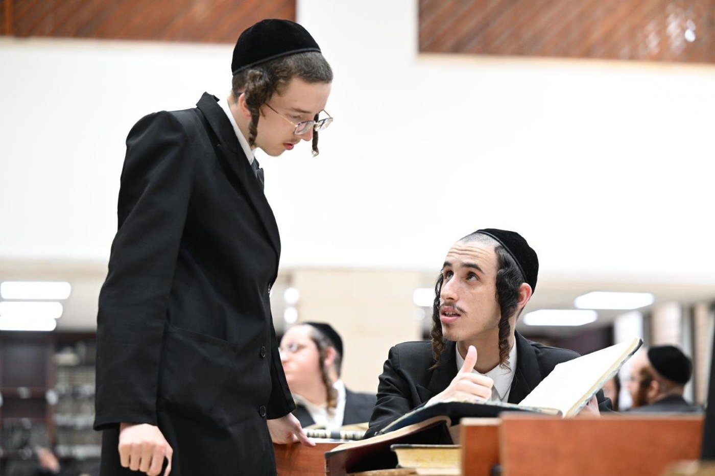פתיחת הזמן בישיבות צאנז