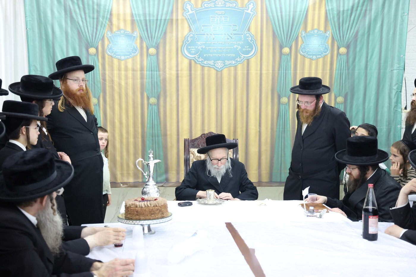 הכנסת ס"ת לביהמ"ד קהל חסידי ירושלים בבית שמש 