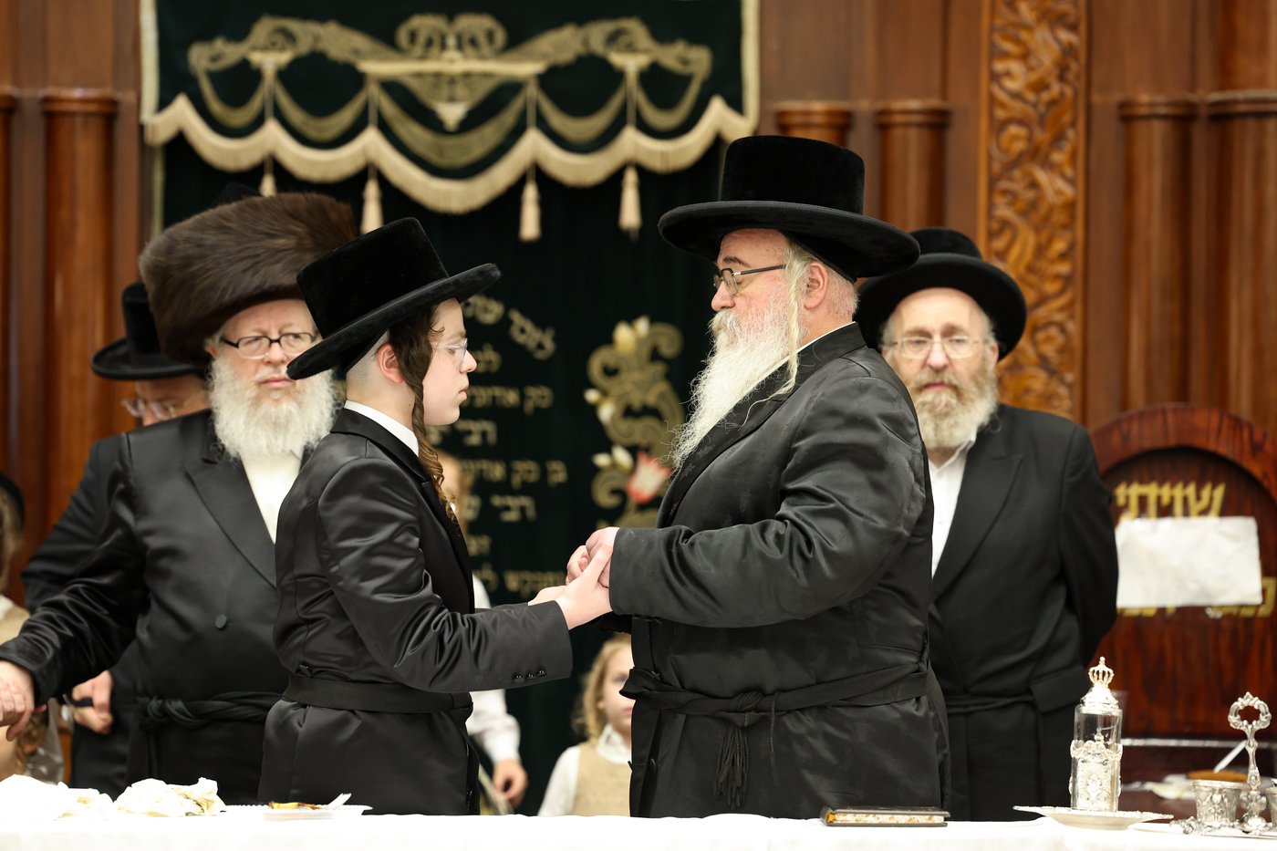 שמחת הבר מצוה לנכד האדמו"ר מבוהוש