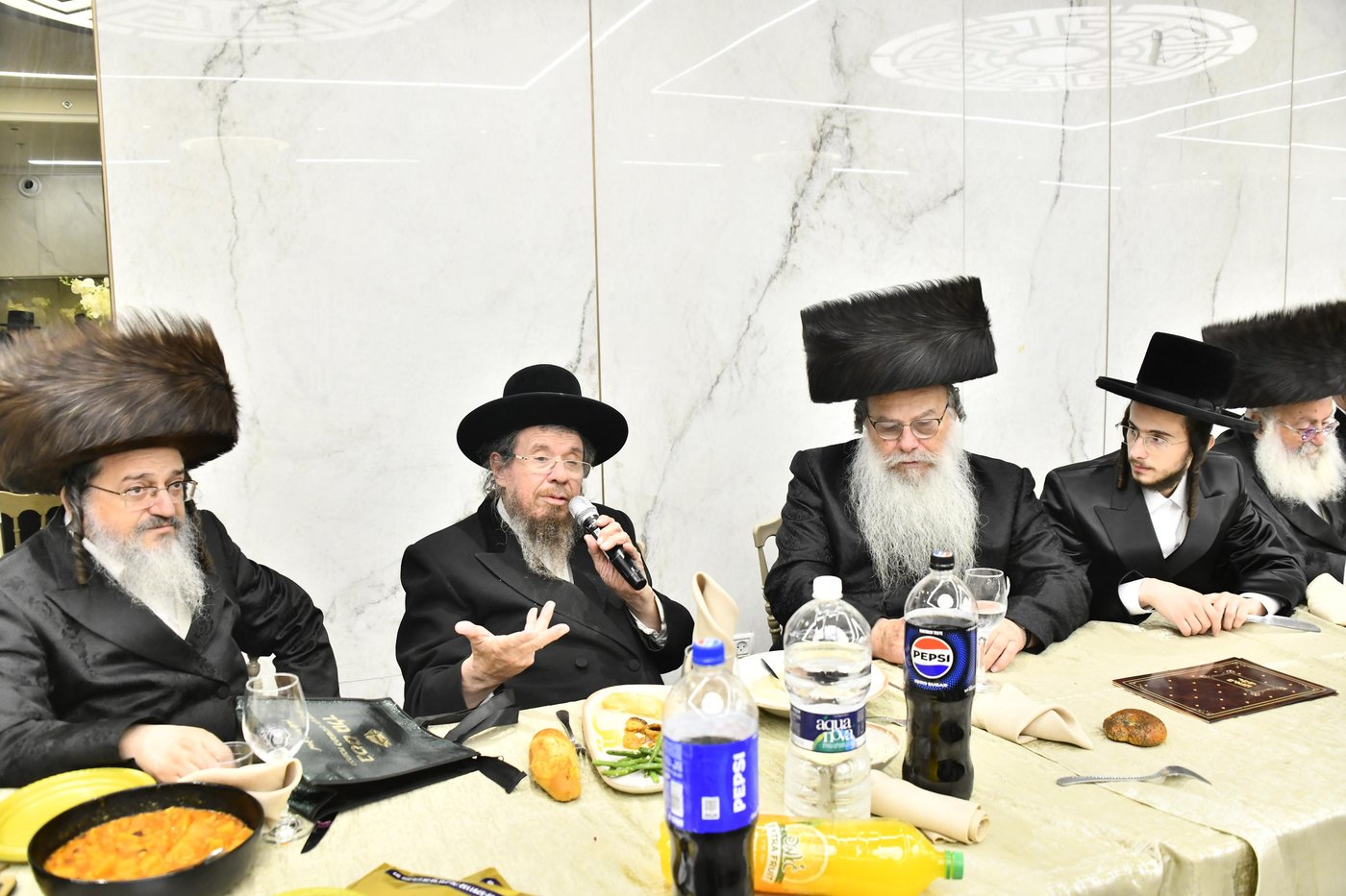 שמחת אירוסי בת גאב"ד סעקלהיד ונכדת גאב"ד עתלית
