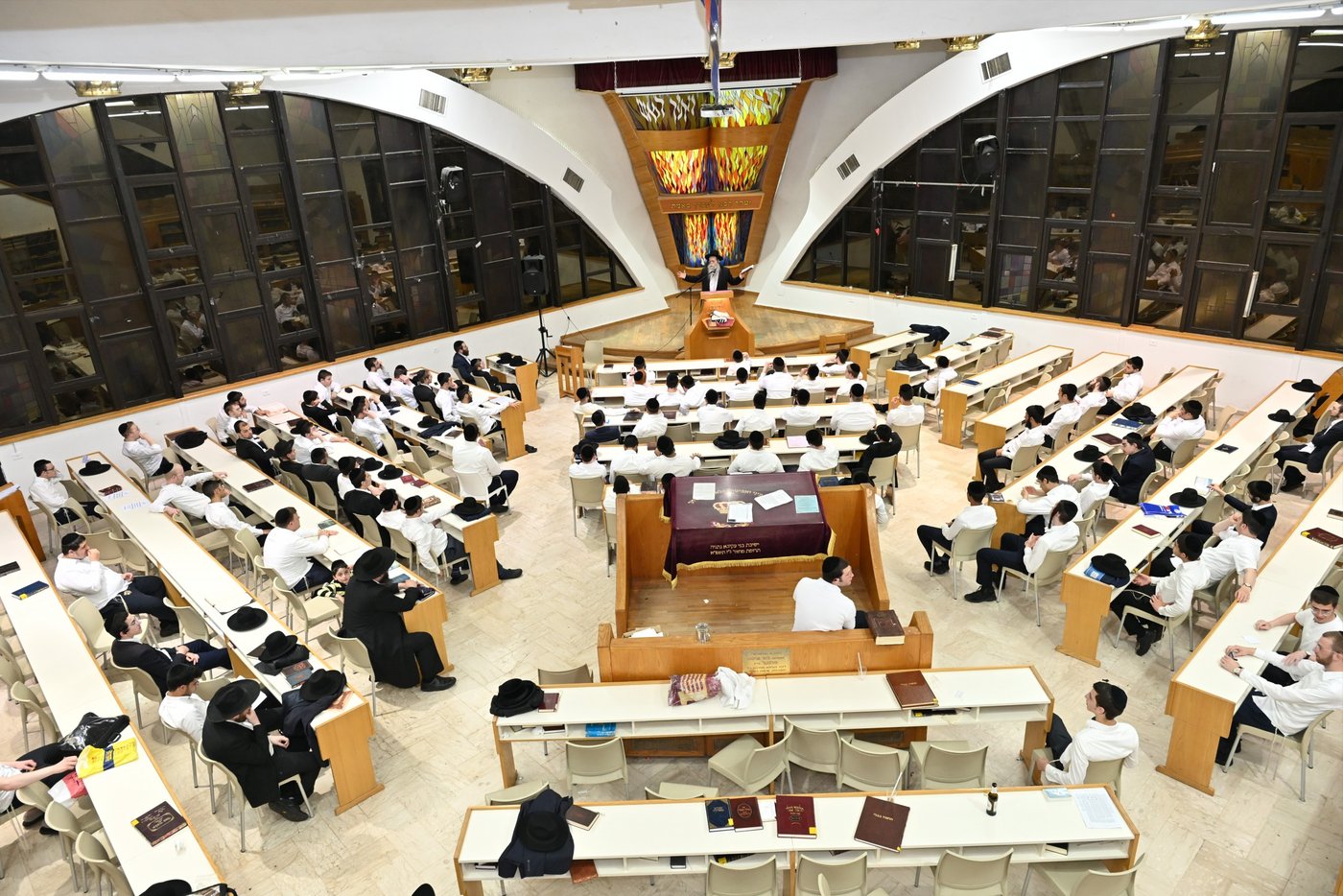 מעמד הסיומים השנתי בקעמפ ישיבת 'קרית מלך' 
