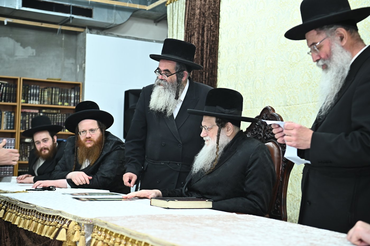 חלוקת פרסים בישיבת מודז'יץ