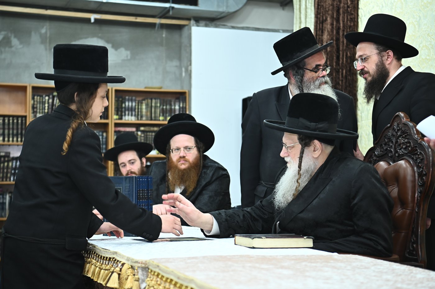 חלוקת פרסים בישיבת מודז'יץ