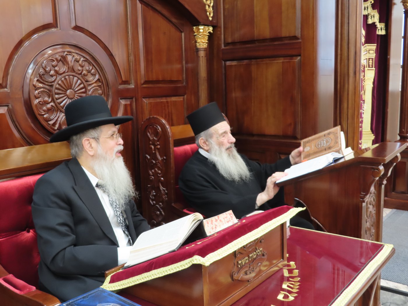 חכם ניסים בן שמעון בשיחה בביהמ"ד 'הליכות משה'