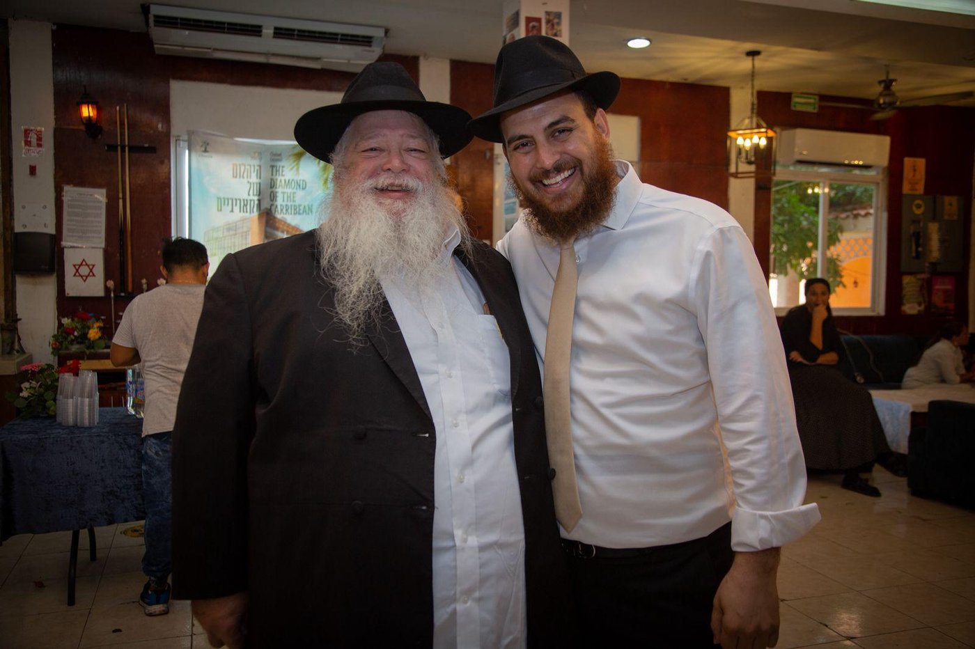 הכנסת ספר תורה בקוזומל שבמקסיקו