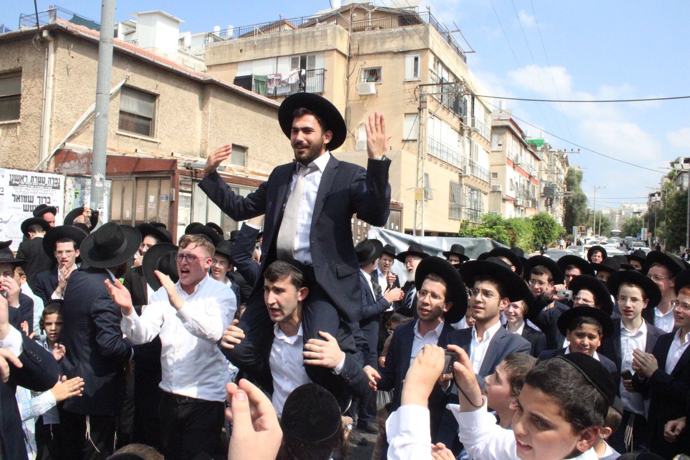 "אשרי העם שככה לו": קבלת פנים המונית לאסיר עולם התורה רפאל יצחקוב ששוחרר מהכלא הצבאי