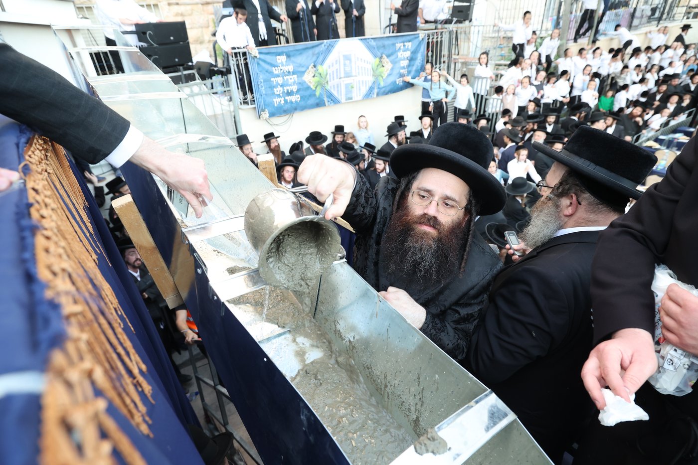 הנחת אבן הפינה בסאטמר ירושלים