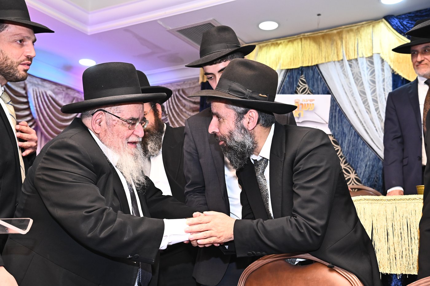 חלוקת פרסים בישיבת "עטרת ראובן" ביתר עילית