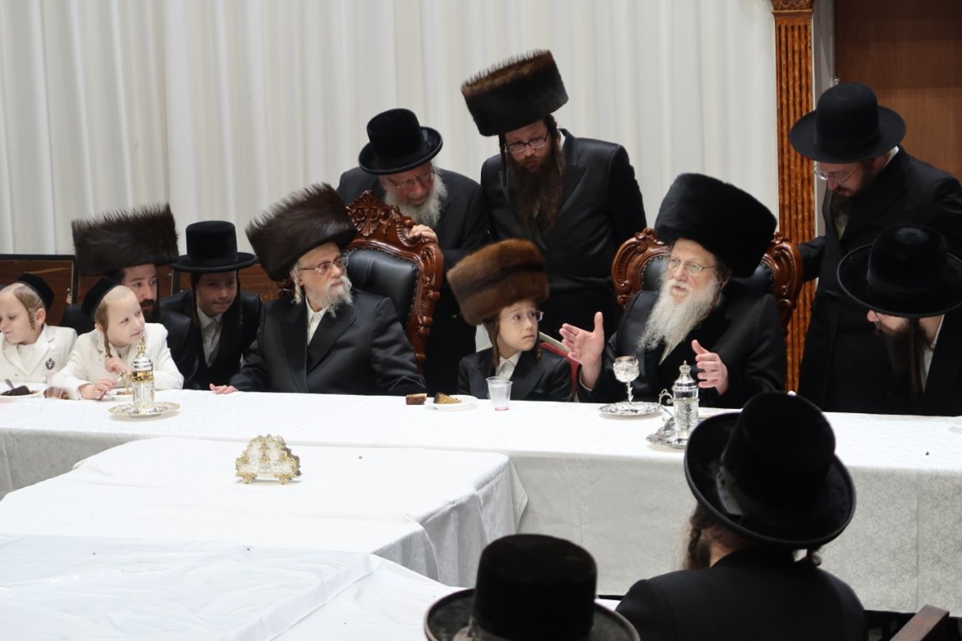 האדמו"ר מסערט ויז'ניץ ומודז'יץ בטיש לחיים משותף