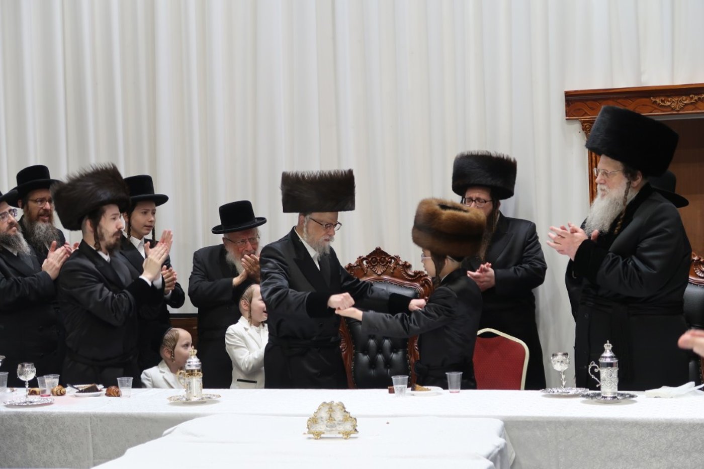 האדמו"ר מסערט ויז'ניץ ומודז'יץ בטיש לחיים משותף