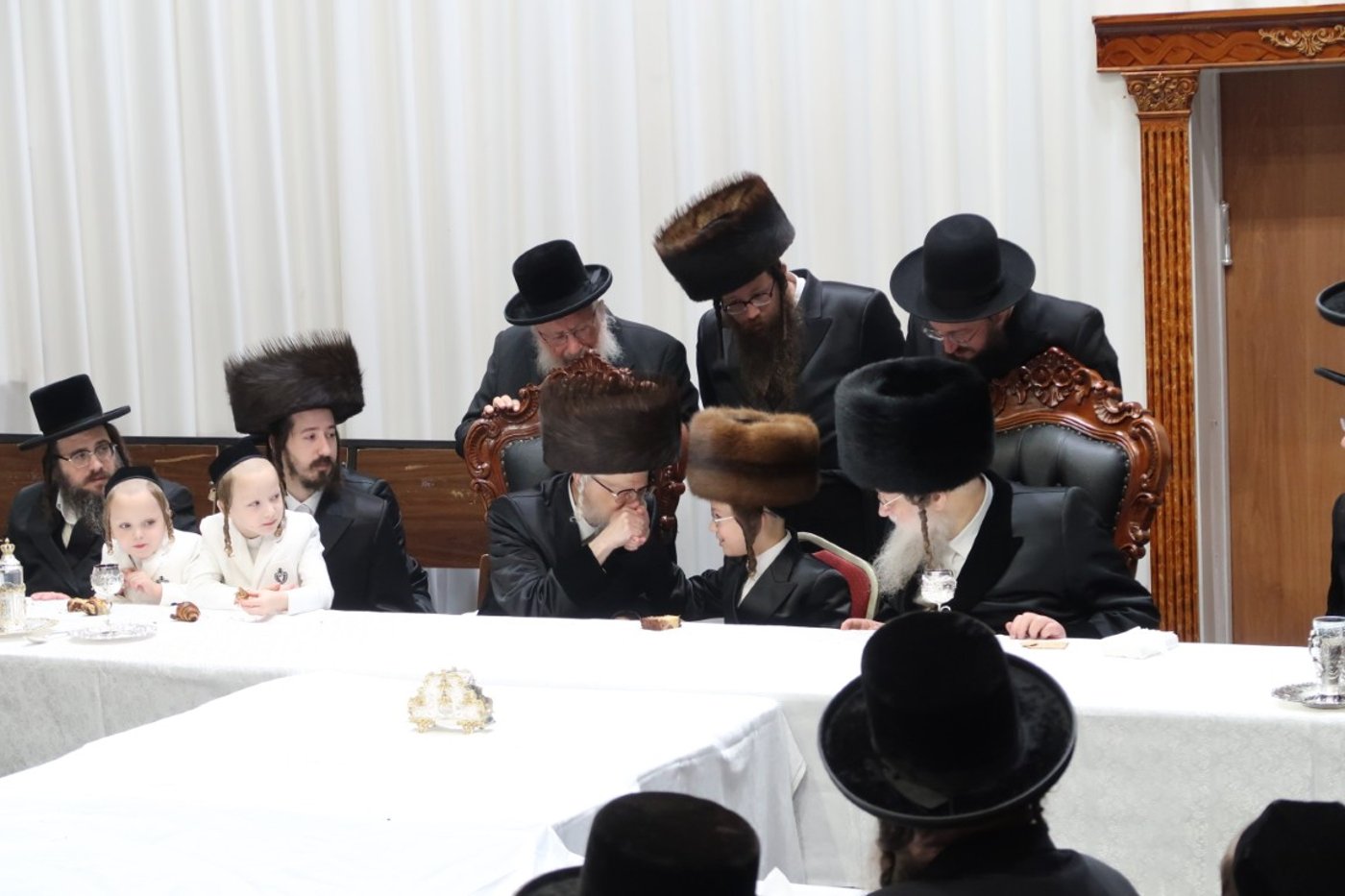 האדמו"ר מסערט ויז'ניץ ומודז'יץ בטיש לחיים משותף