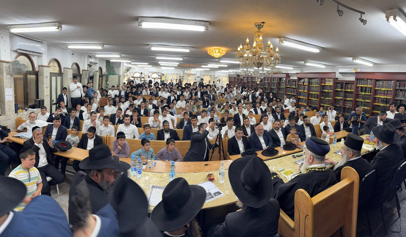 הראשל"צ הגר"י יוסף בשיחה בביהמ"ד 'ישועה ליהודה'