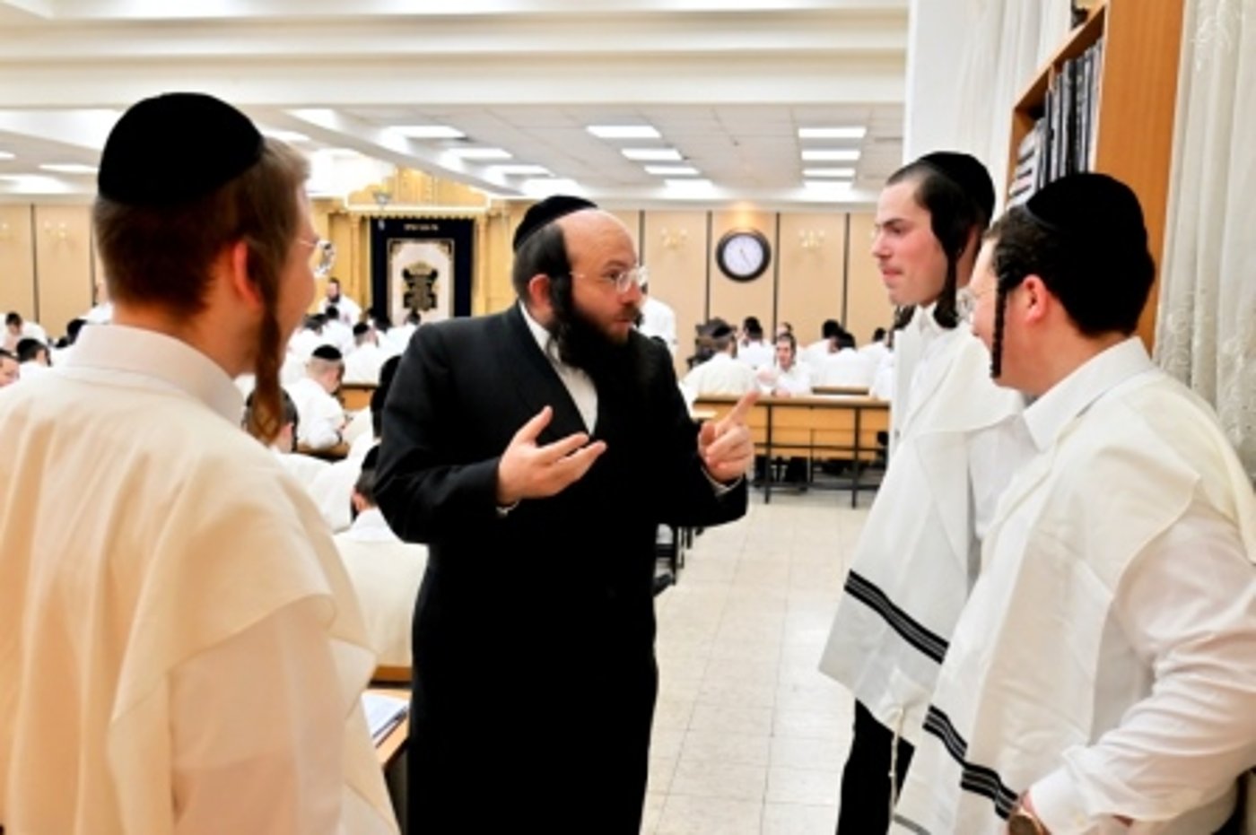 פתיחת הזמן בישיבת המתמידים
