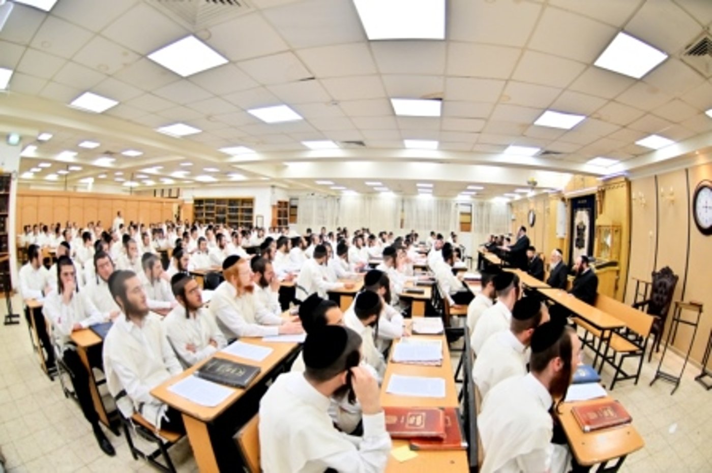 פתיחת הזמן בישיבת המתמידים