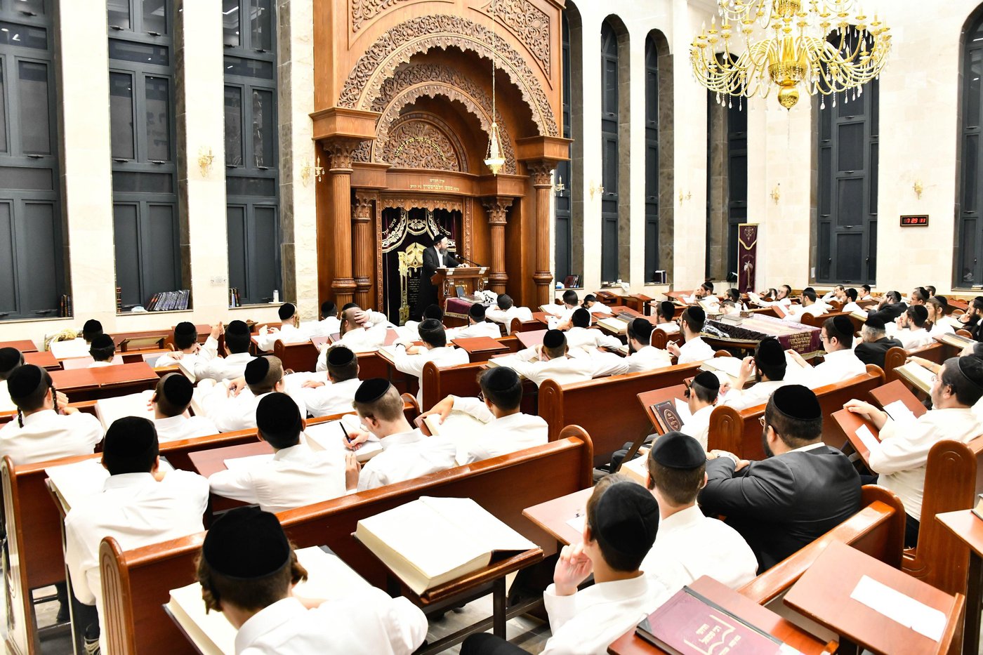 פתיחת הזמן בישיבת גאון יעקב