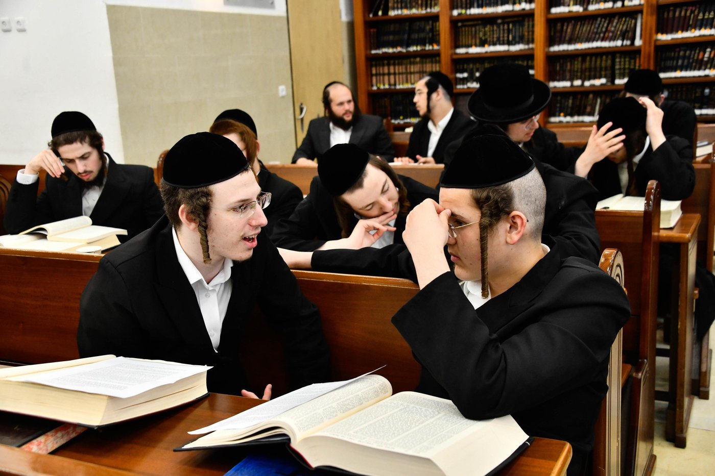 פתיחת הזמן בישיבת באבוב