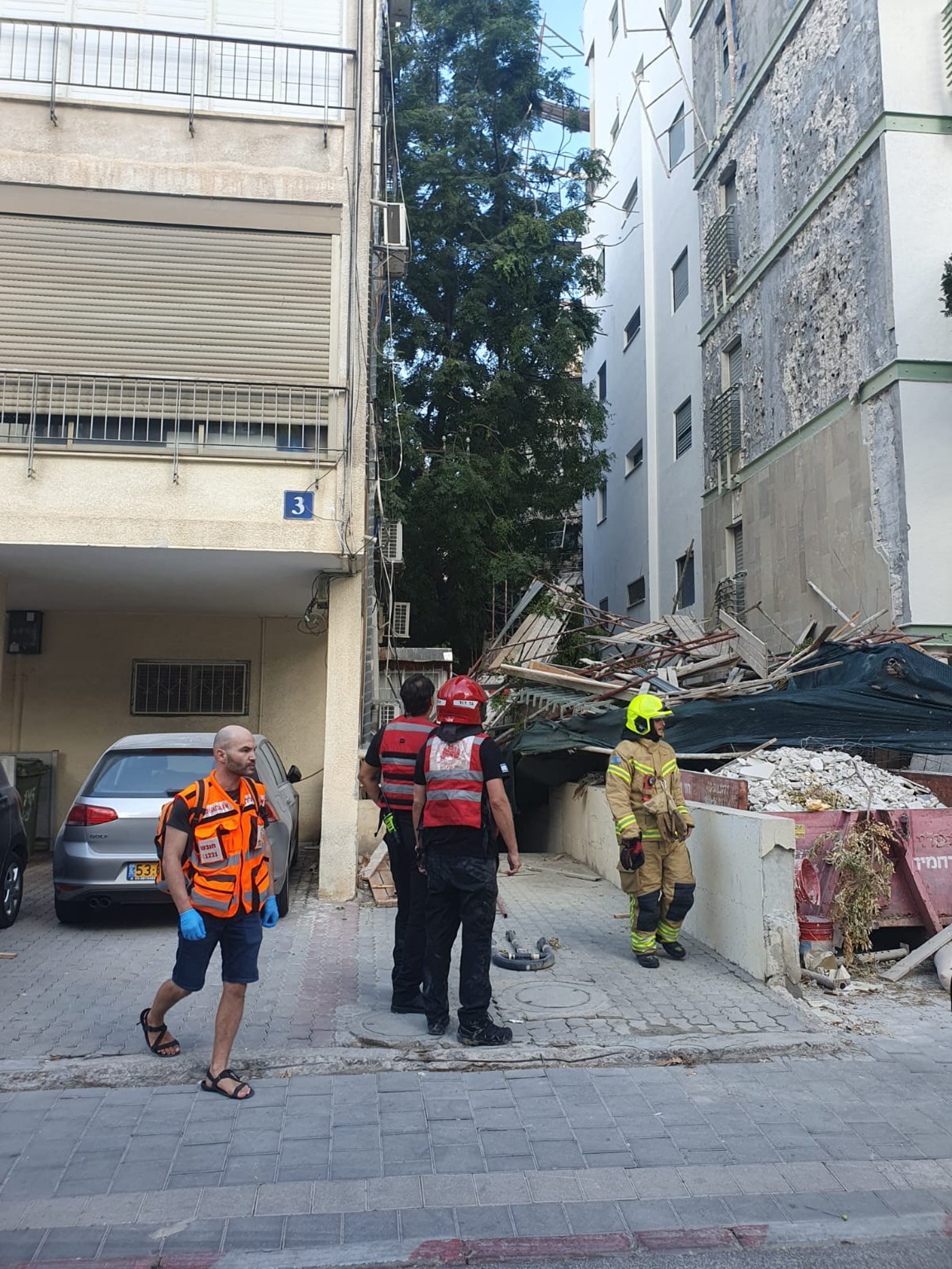 אירוע קשה בתל אביב: פיגומים קרסו באתר הבנייה, בן 30 נהרג במקום