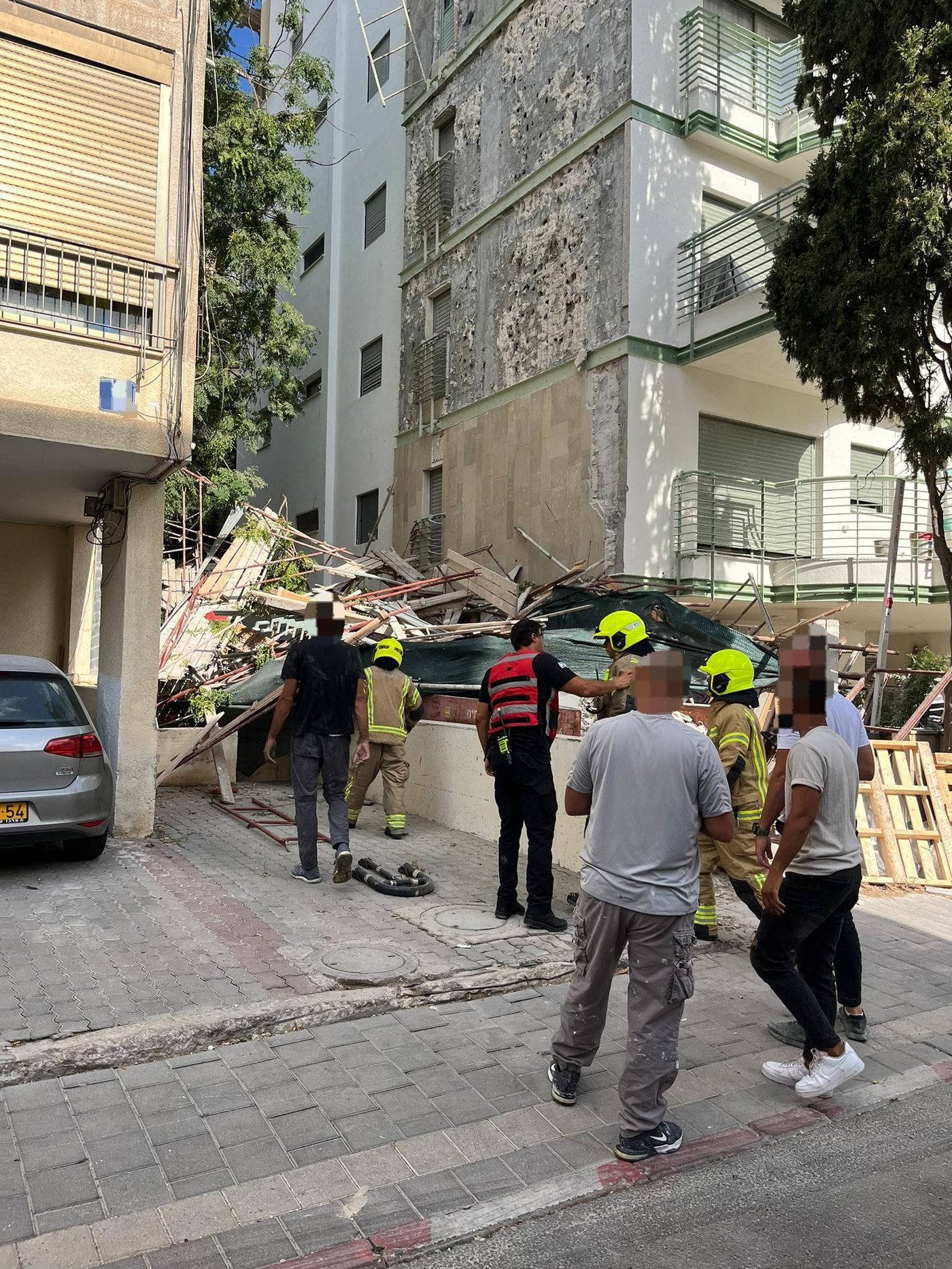 אירוע קשה בתל אביב: פיגומים קרסו באתר הבנייה, בן 30 נהרג במקום