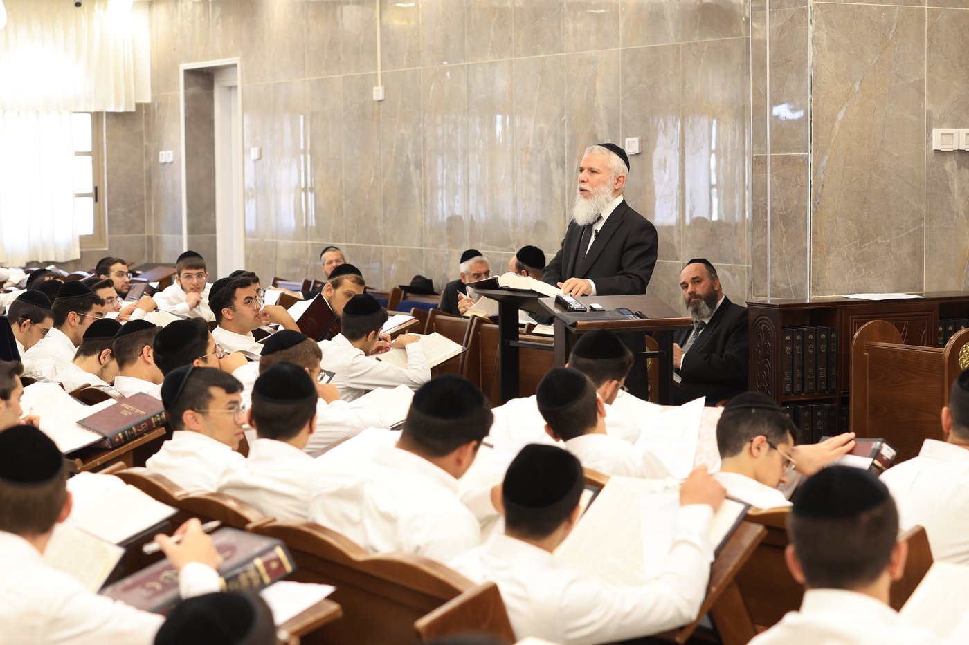 פתיחת הזמן בישיבת 'אבני נזר'