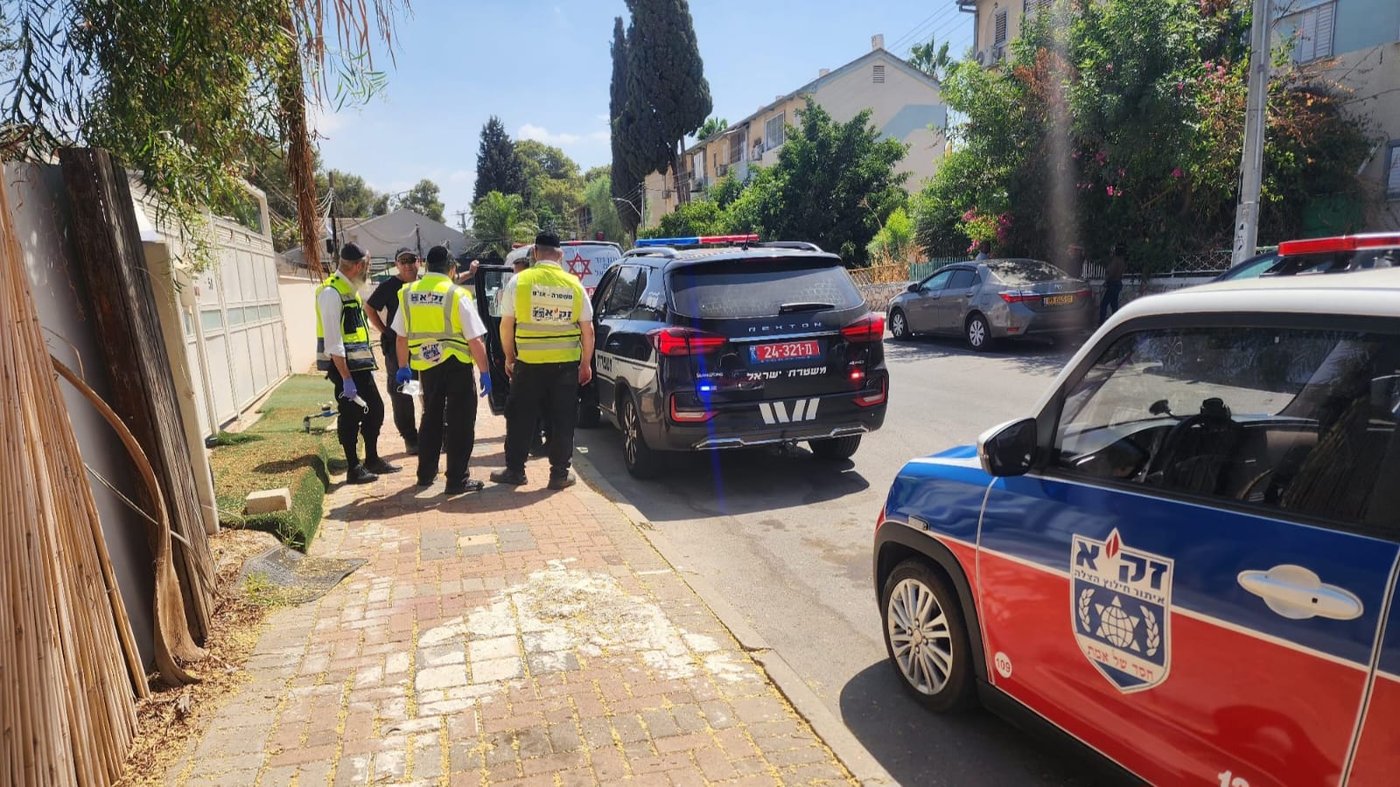 רכב זק"א ליד הדירה בקרית גת