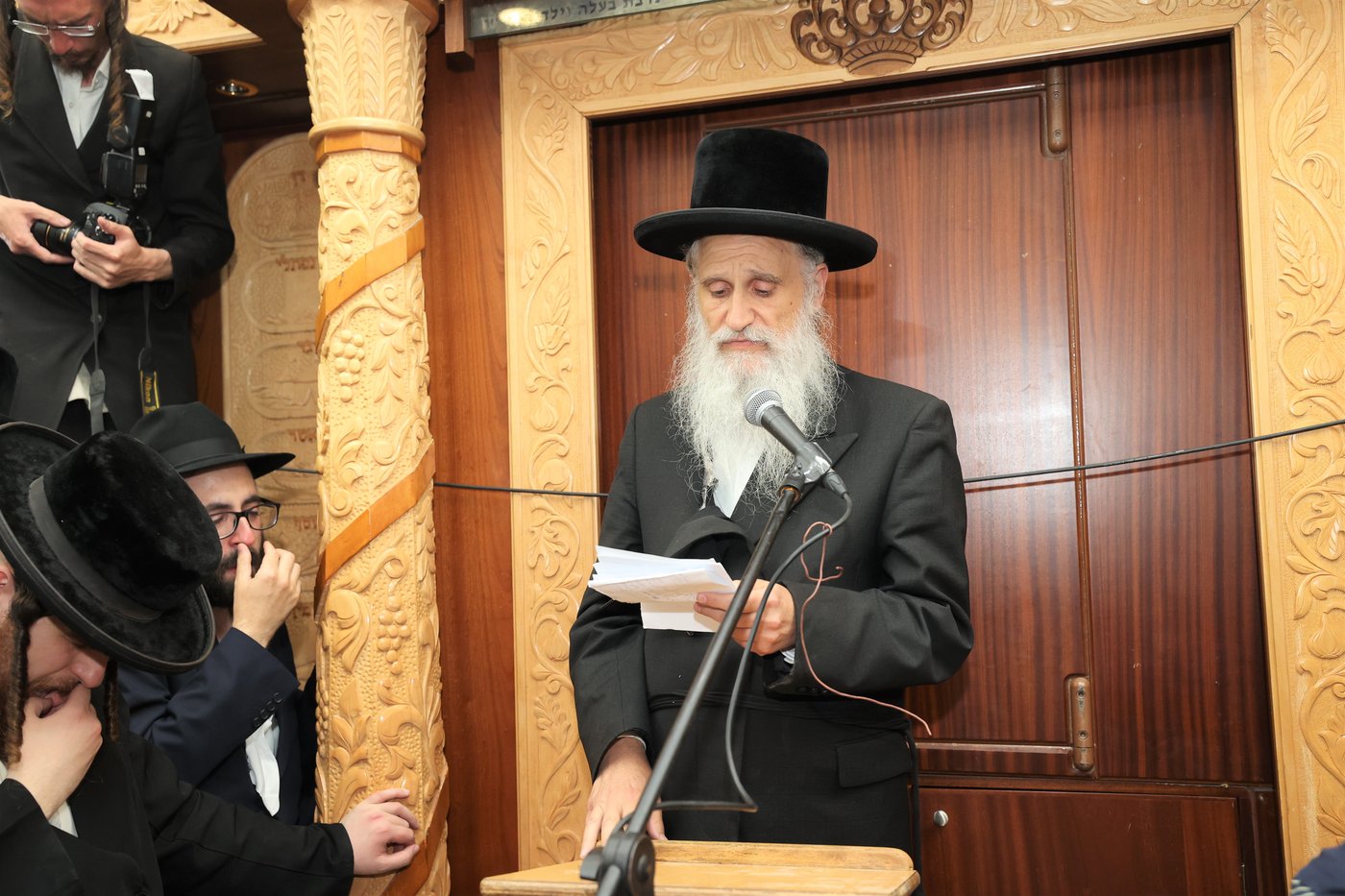 מסע הלויית האדמו"ר מקרעטשניף סיגעט זצ"ל