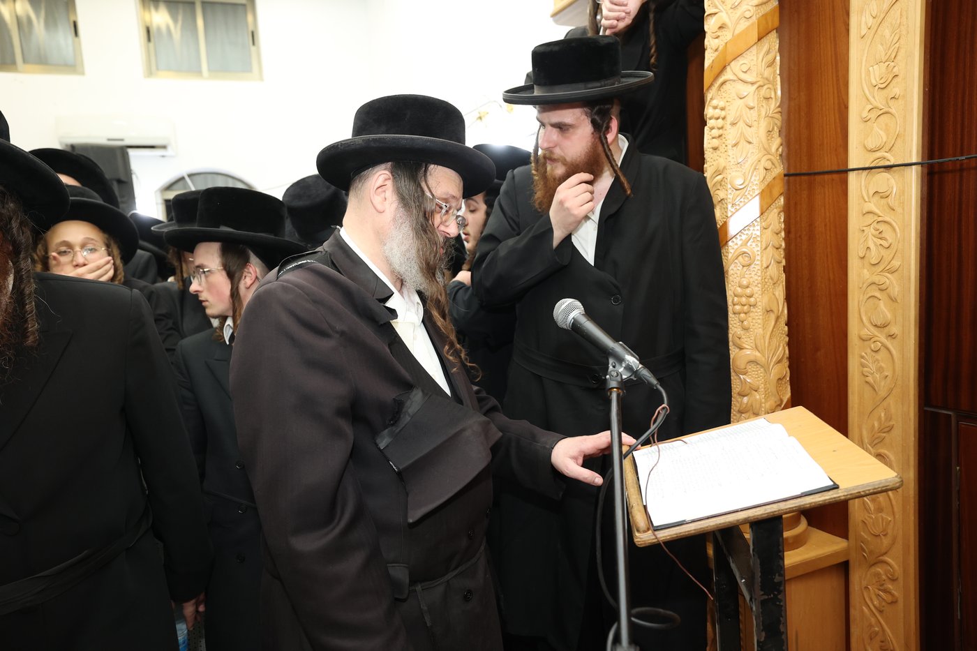 מסע הלויית האדמו"ר מקרעטשניף סיגעט זצ"ל